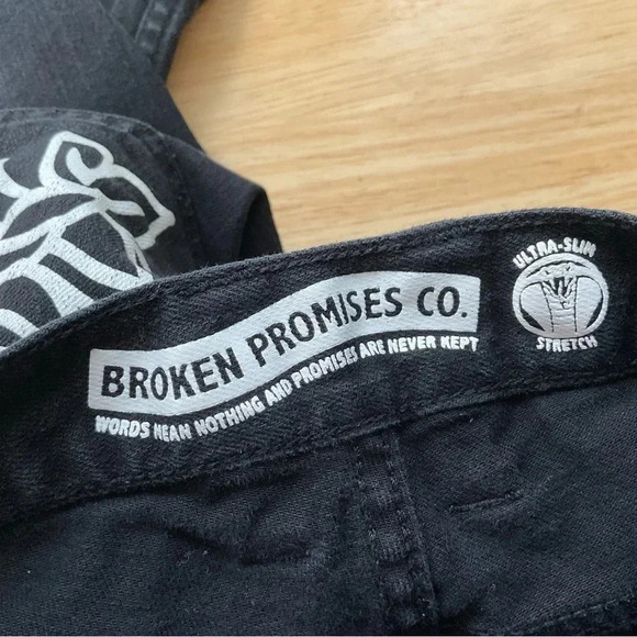 Broken Promises Ultra Slim Stretch Black Jeans Size 30 - Picture 9 of 9